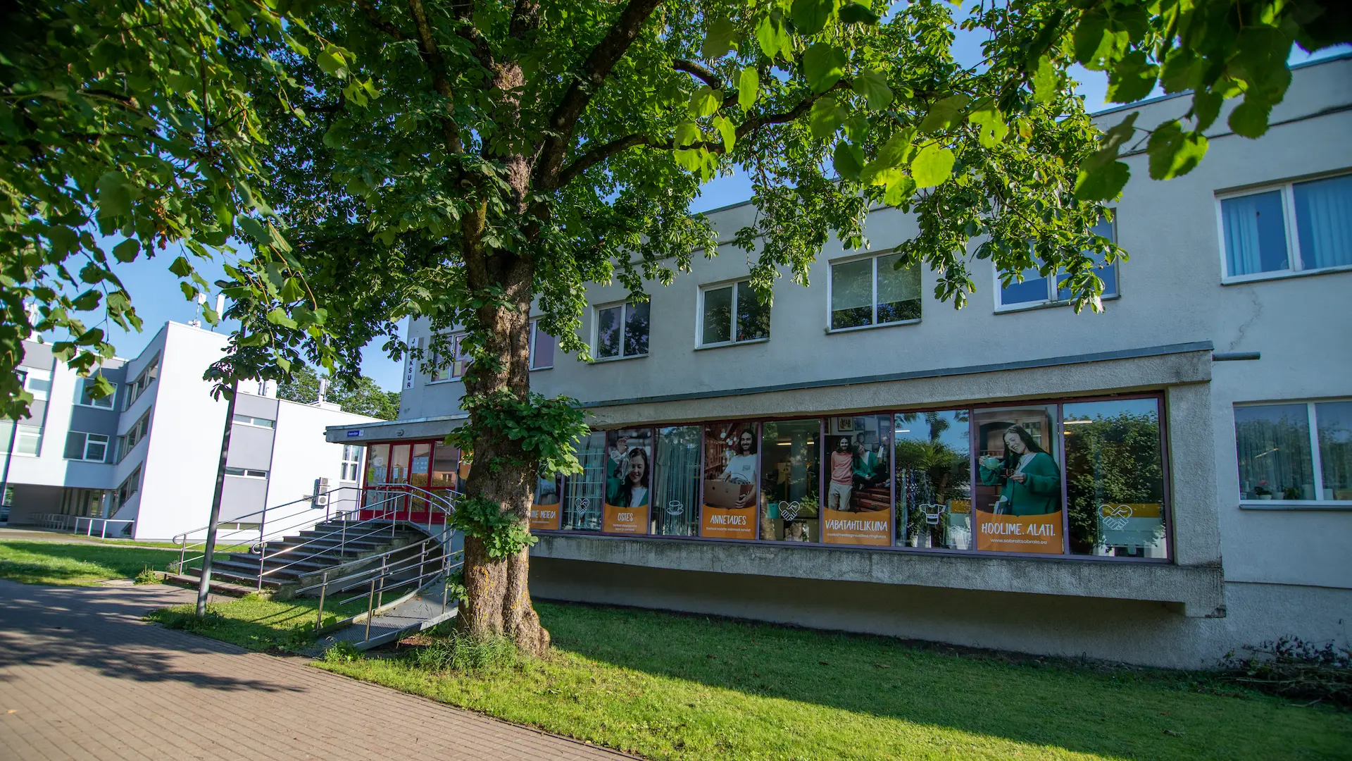 Keila Keskväljaku Büroohoone — Keskväljak 13, Keila